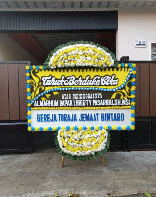 Papan Bunga Duka di Sumbergiri
