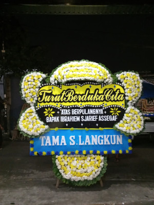 Papan Bunga Duka di Sumbergiri